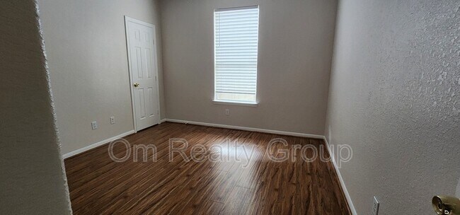 Building Photo - 9710 Fieldbloom Ln