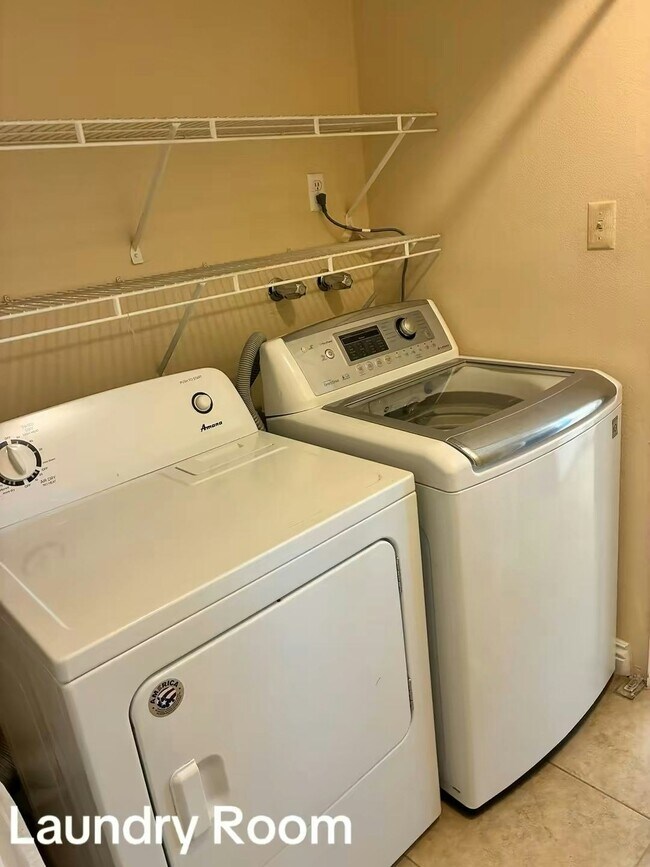 Building Photo - 609 Spyglass Ln