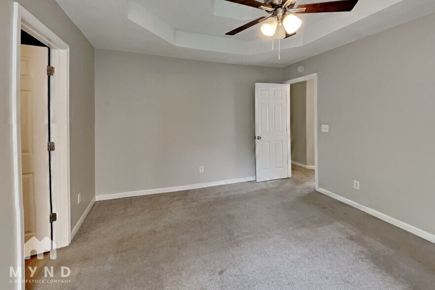 Building Photo - 3000 Tudor Dr