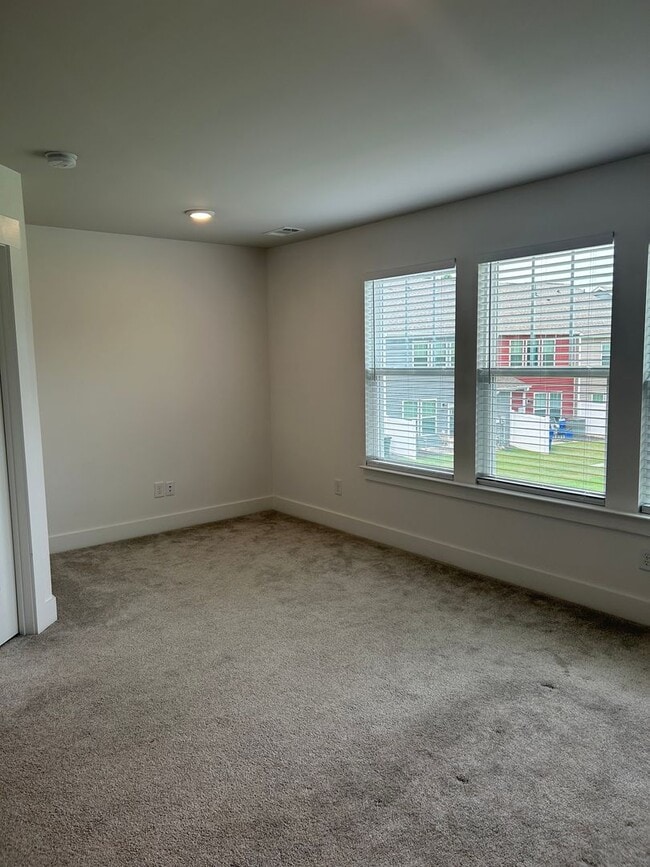 Building Photo - Stunning 3/2 Rental Unit in Prime Simpsonv...