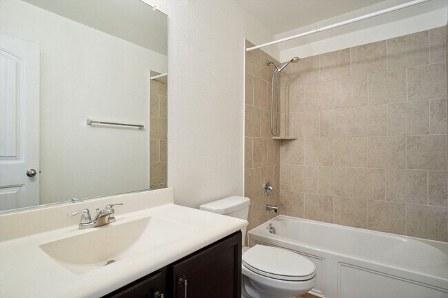 Building Photo - Incredible Home in Primrose Xing close to Chisholm Trail Pkwy & Benbrook Lake