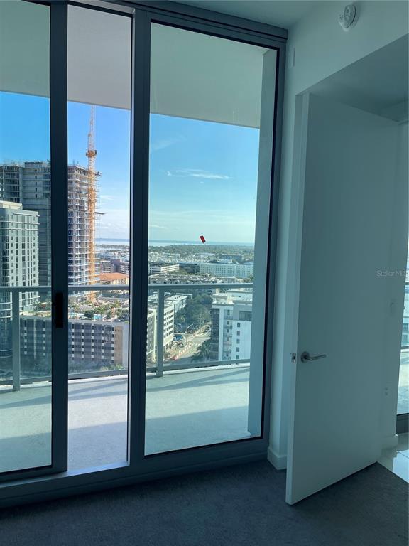 Building Photo - 400 Central Ave