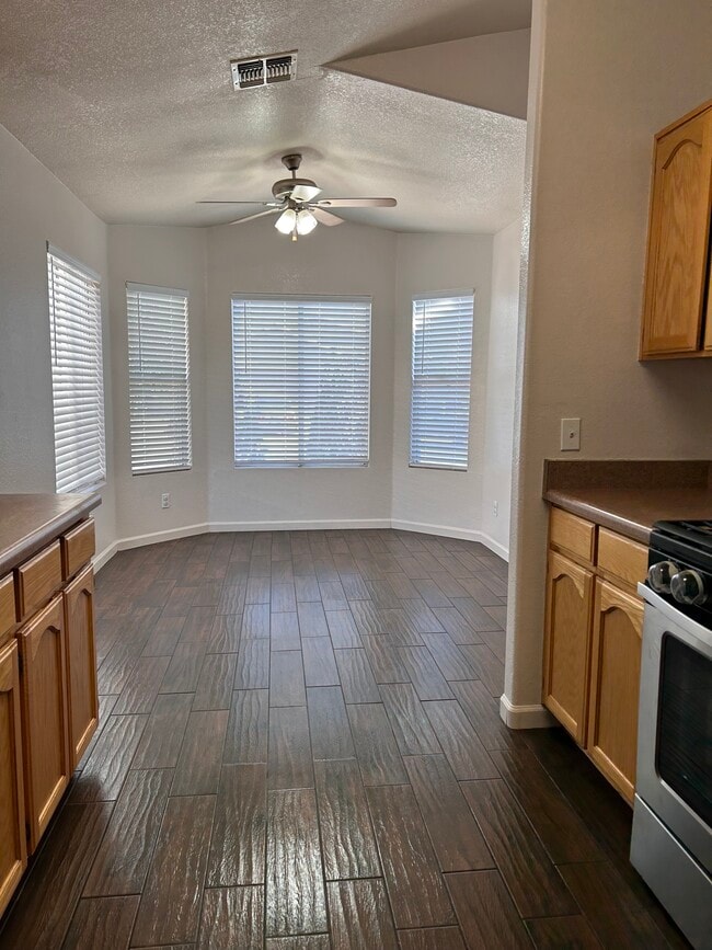 Building Photo - 4677 Cll Las Cruces