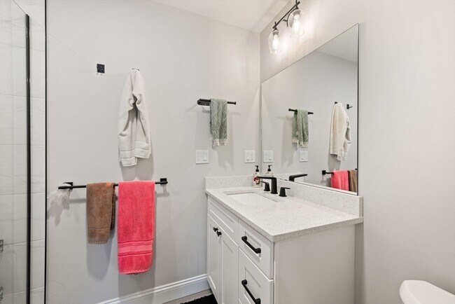 Building Photo - 41 Peach Orchard Rd