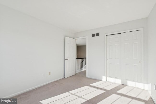 Building Photo - 28 Victoria Cir