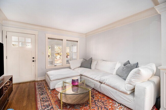 Building Photo - 3 BED 2 BATH BUNGALOW STYLE HOME IN FERNDALE ------ W. CHESTERFIELD