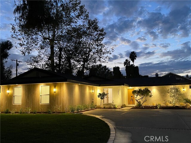 Building Photo - 7663 Sedan Ave