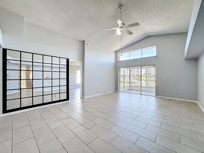 Building Photo - Spacious 4-Bedroom Retreat with 2 Baths in Brandon - 2103 Sq. Ft. of Comfort Awaits!