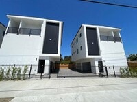 Building Photo - 11451 Victory Blvd