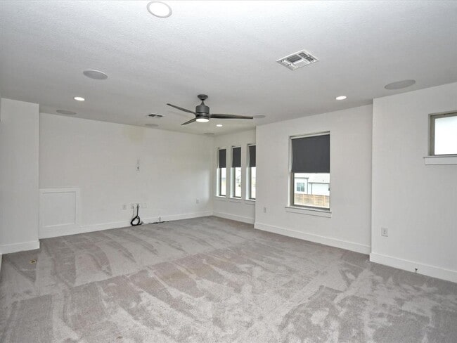 Building Photo - 8608 Bestride Bend