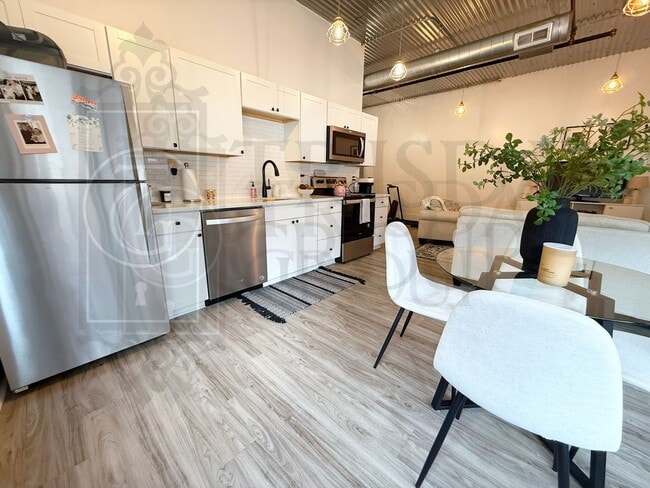 Building Photo - Avail July 15th! Stylish 1-Bedroom Apartment in Mt. Washington –2 Off Street Parking Spaces, AC, ...