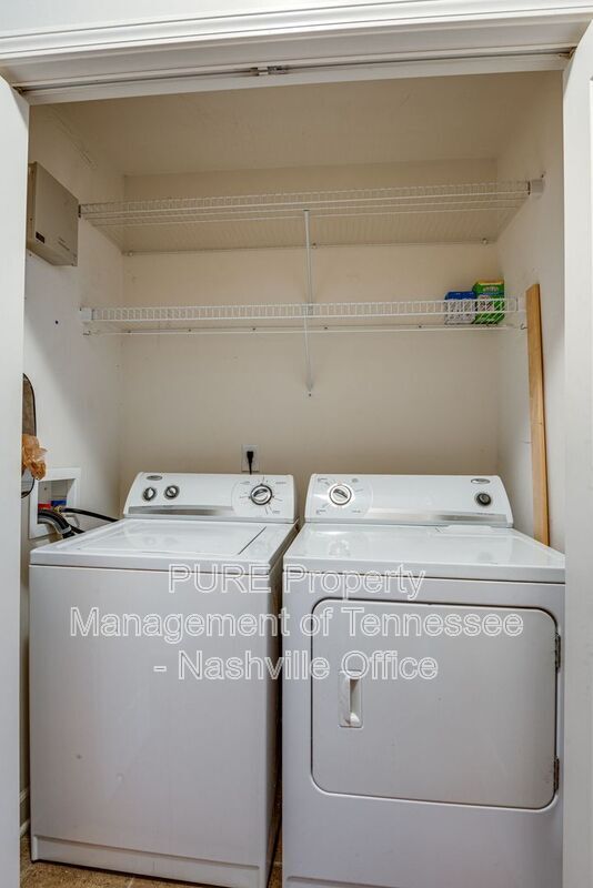 Building Photo - 553 Rosedale Ave