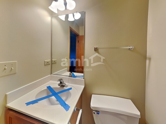 Building Photo - 1910 Prairie Ridge Dr