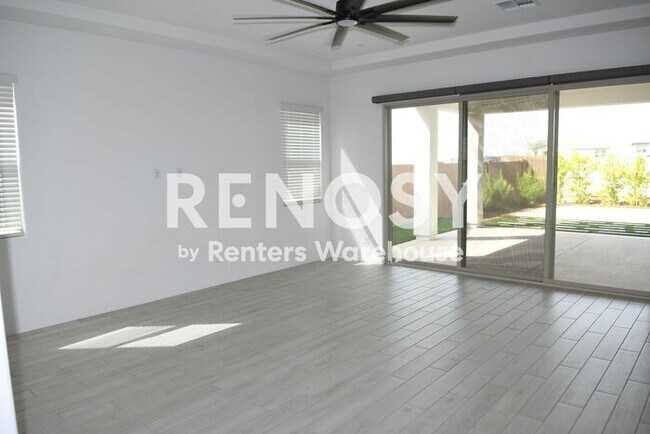 Building Photo - Almost New 4 Br+Den+Loft 3.5 Ba 3 Cg in Sienna Hills Next to Verrado in Buckeye