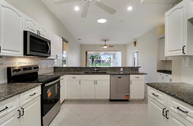 Building Photo - 2752 Barclay Ln