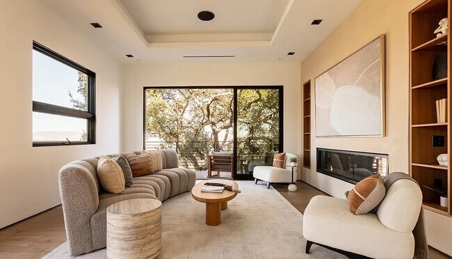 Building Photo - 13331 Mulholland Dr