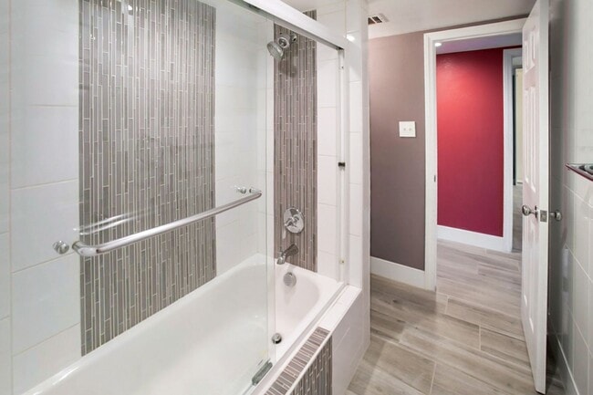 Building Photo - Beautiful, nicely updated, ENERGY EFFICIENT HOME FOR LOW UTILITY BILLS