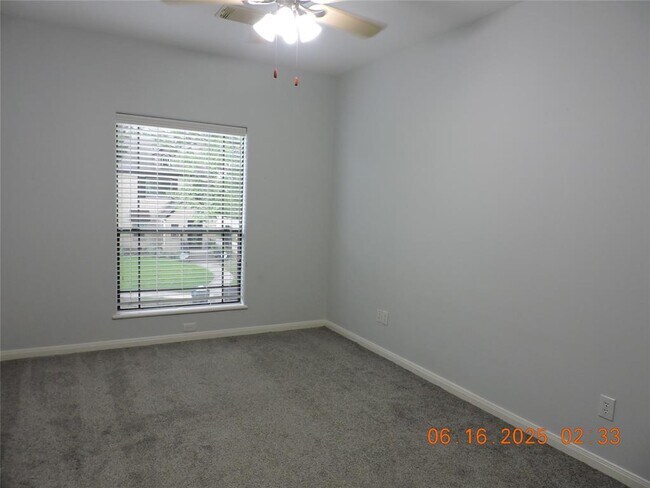 Building Photo - 2410 Calumet St