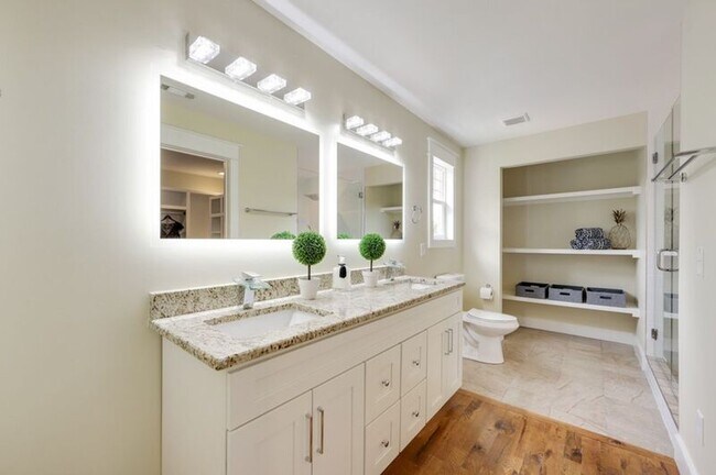 Building Photo - 1332 Lischey Ave