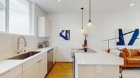 Building Photo - 2 bedroom in Seattle WA 98103