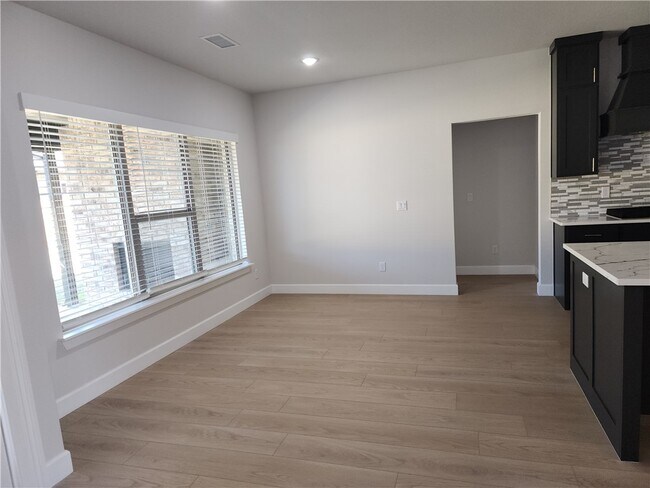 Building Photo - 2700 SW Blustery Dr