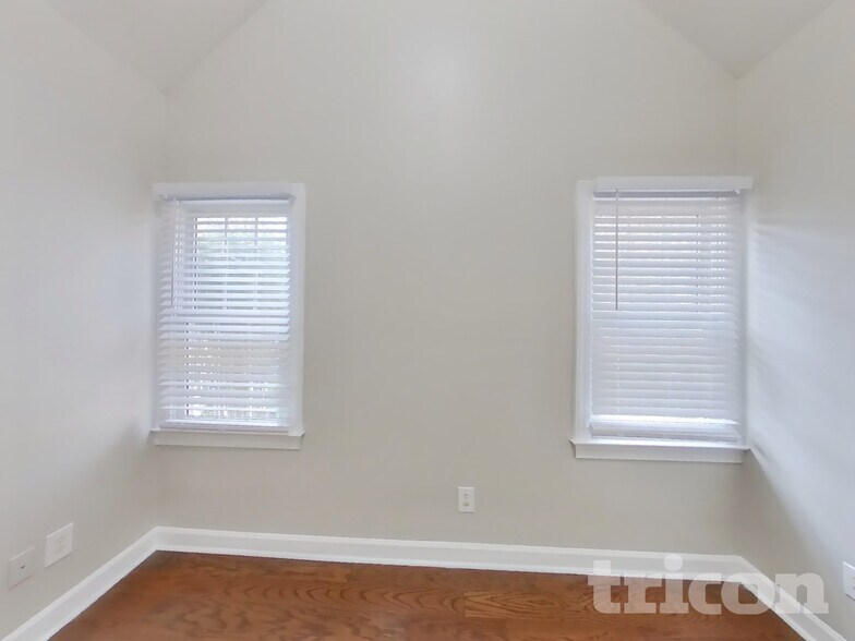 Building Photo - 20 Braves Pl