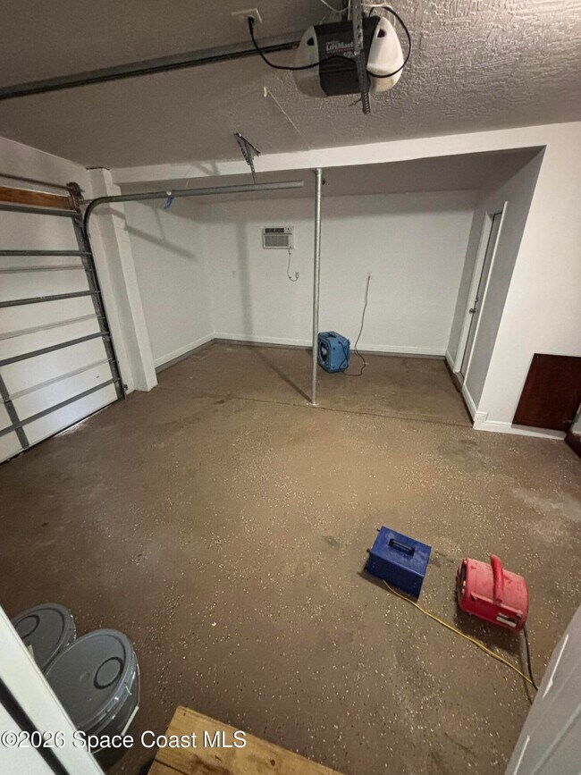 Building Photo - 904 Kensington Dr