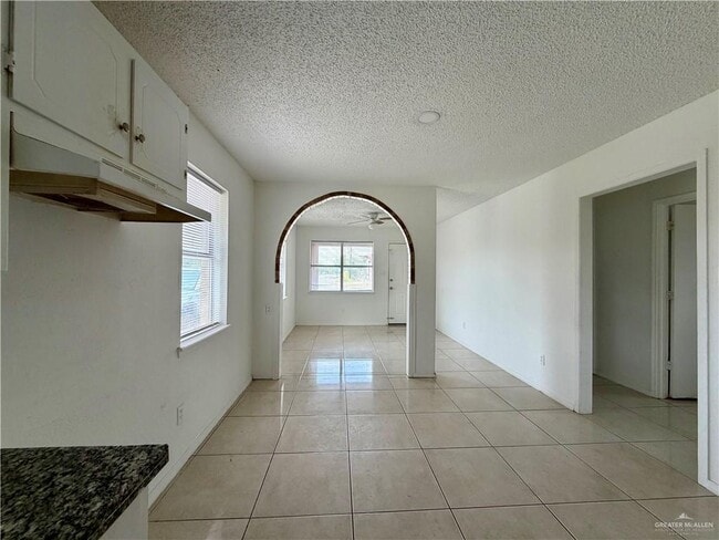 Building Photo - 25 S Raul Longoria Rd