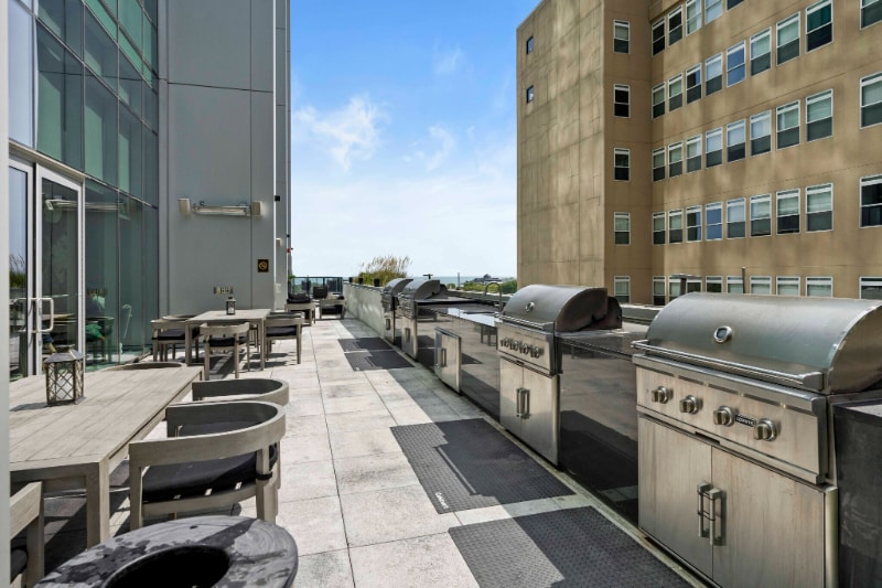 Building Photo - 829 S Michigan Ave