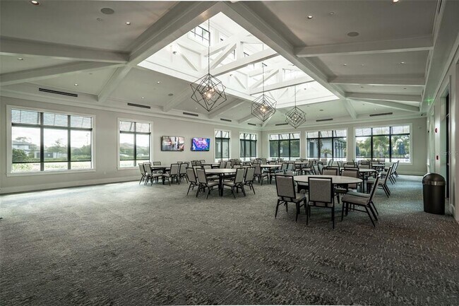 Building Photo - 6341 Winding Pne Dr