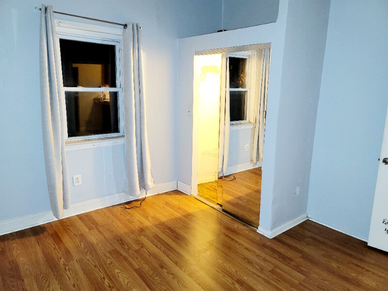 Building Photo - 35 E 49th St