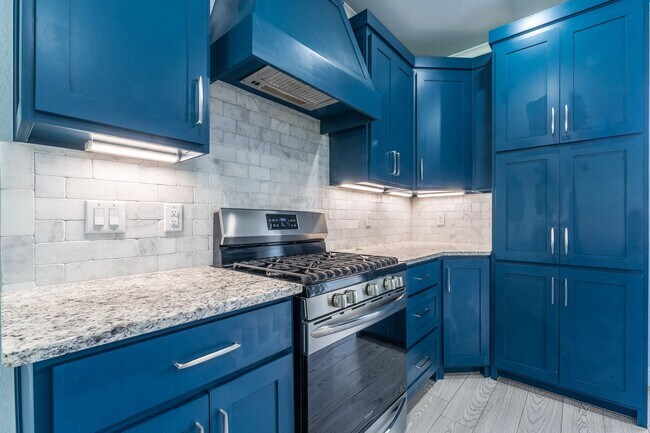 Building Photo - Three bedroom home, ready NOW