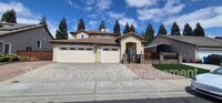 Building Photo - 2080 Mariposa Dr