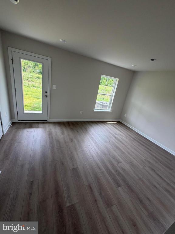 Building Photo - 368 Mingo Way