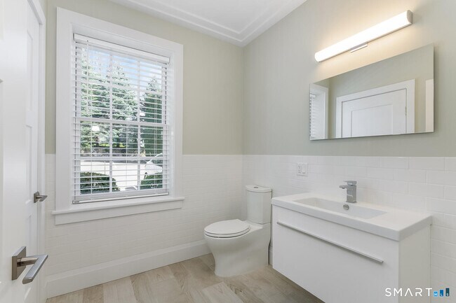 Building Photo - 1990 Bronson Rd