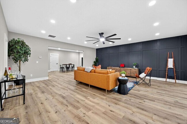 Building Photo - 6651 Malvin Dr