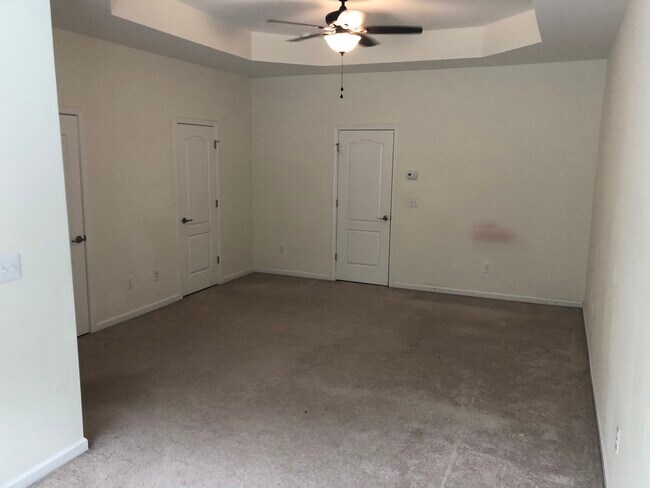 Building Photo - 8156 Primanti Blvd