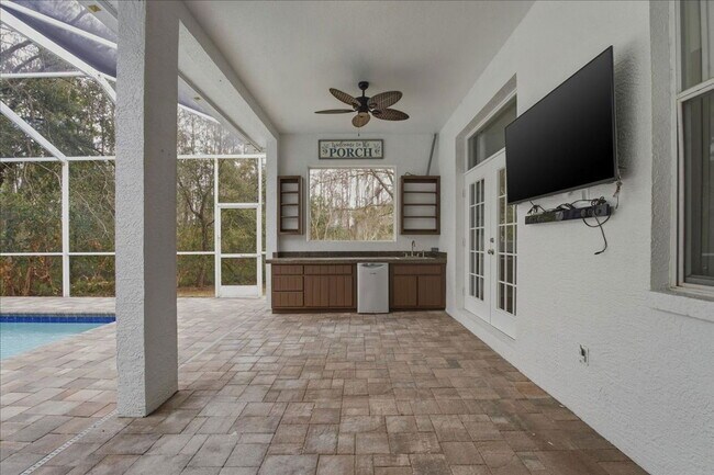 Building Photo - 525 Cullaro Ln