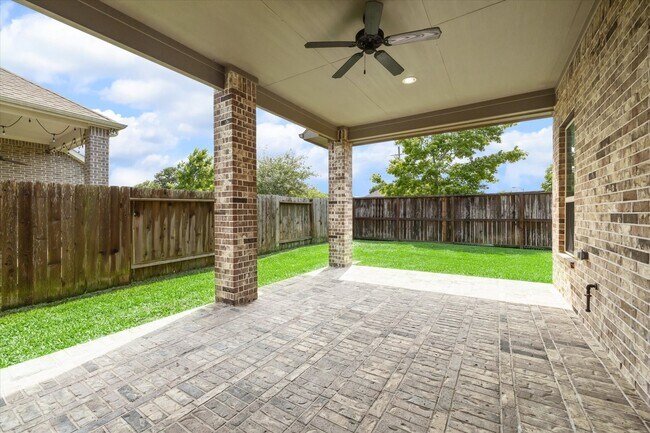 Building Photo - 1535 Giles Dr