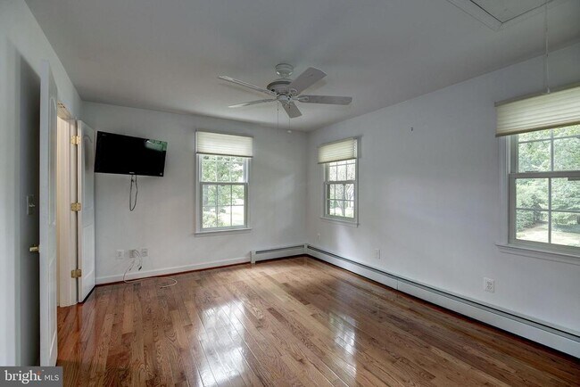 Building Photo - 929 Woburn Ct