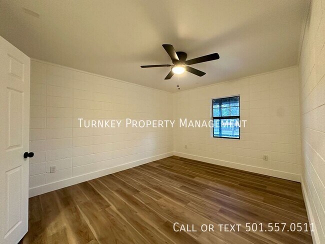 Building Photo - 100 Caruthers St