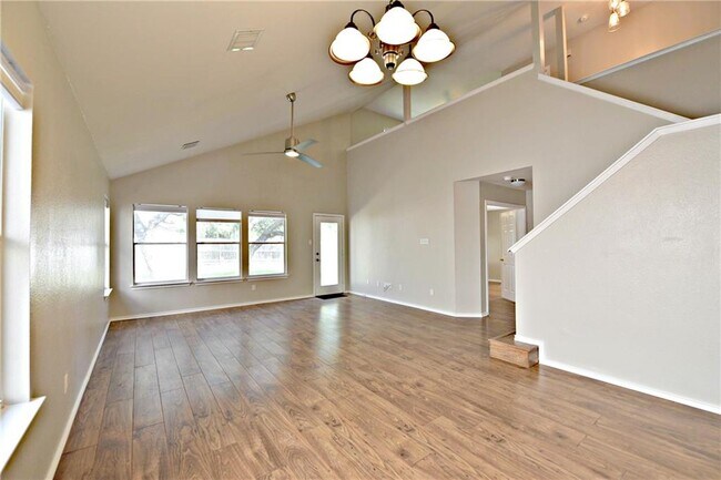 Building Photo - 8416 Alvin High Ln