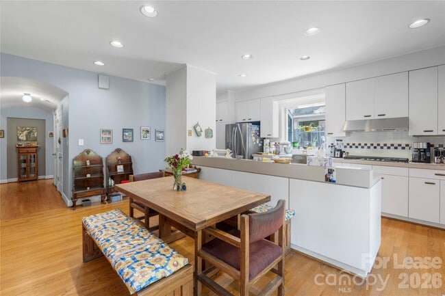 Building Photo - 1610 Park Rd