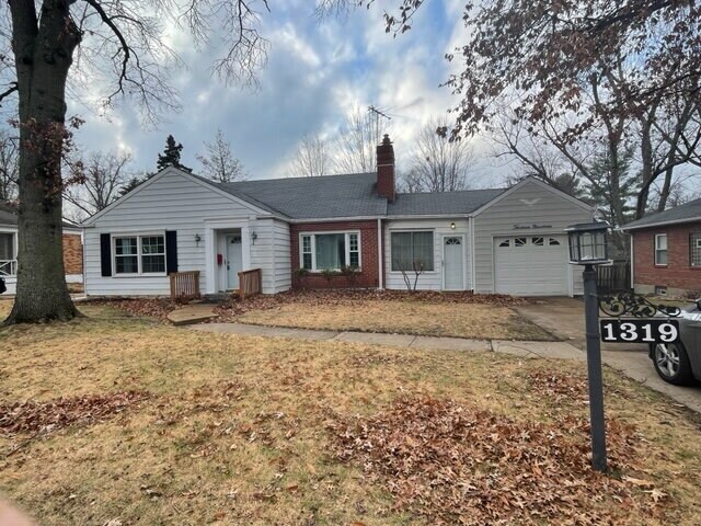 Building Photo - Spacious 2-Bedroom Home with Fireplace, Bonus Room, Fenced Yard & Garage