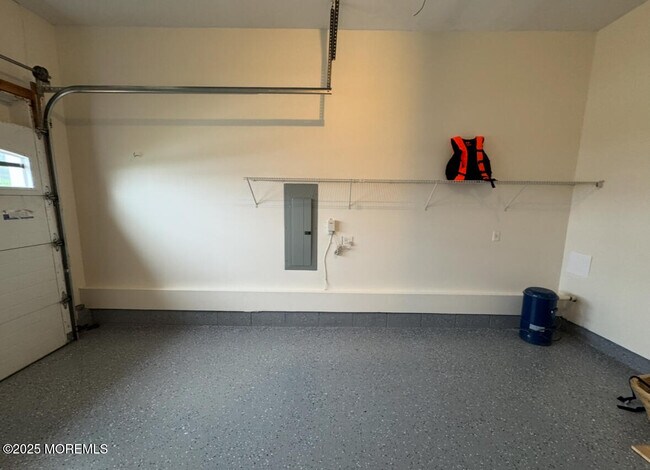 Building Photo - 8 Ave of Two Rivers