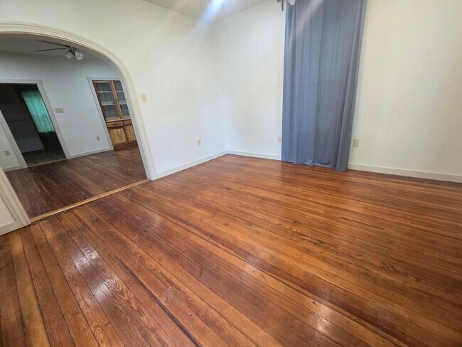 Building Photo - Wonderful in Waco!