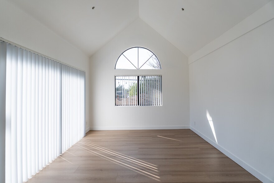 Building Photo - 123 S Roosevelt Ave