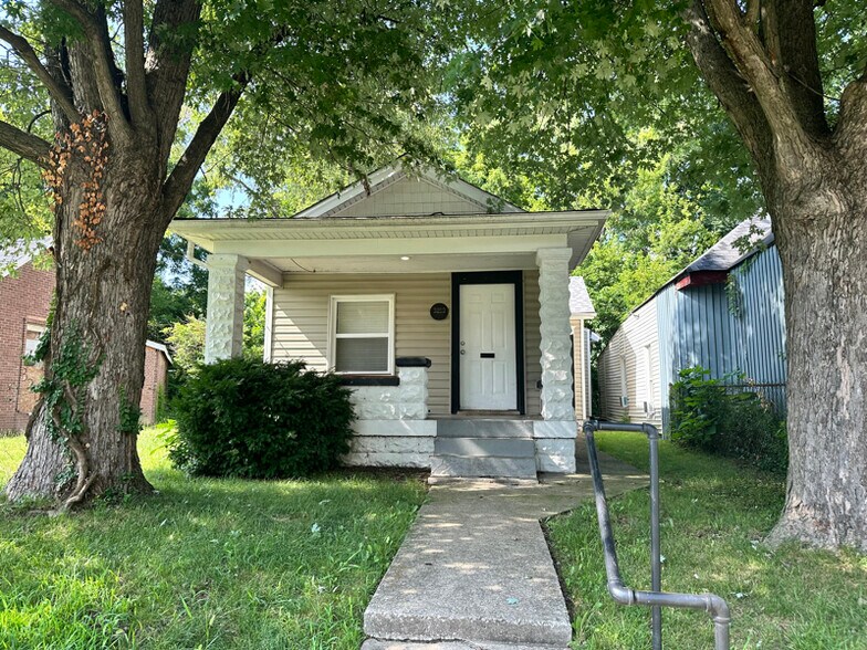 Primary Photo - 3213 Hale Ave