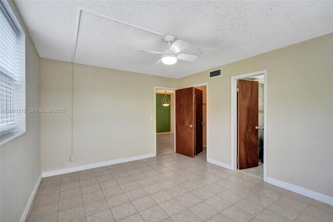 Building Photo - 3051 NW 46th Ave