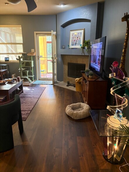 Livingroom - 2312 Orchid Dr